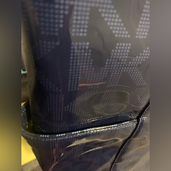 Michael Kors Signature PVC jet set tote in Navy Blue - Picture 7 of 12